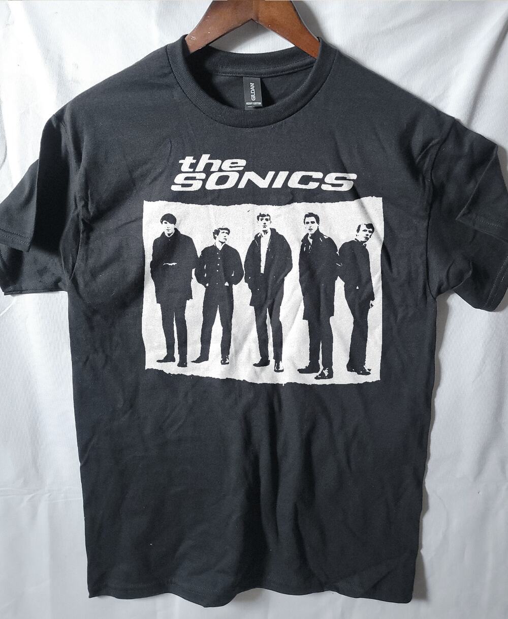 the sonics   band t shirt  Size Large Black